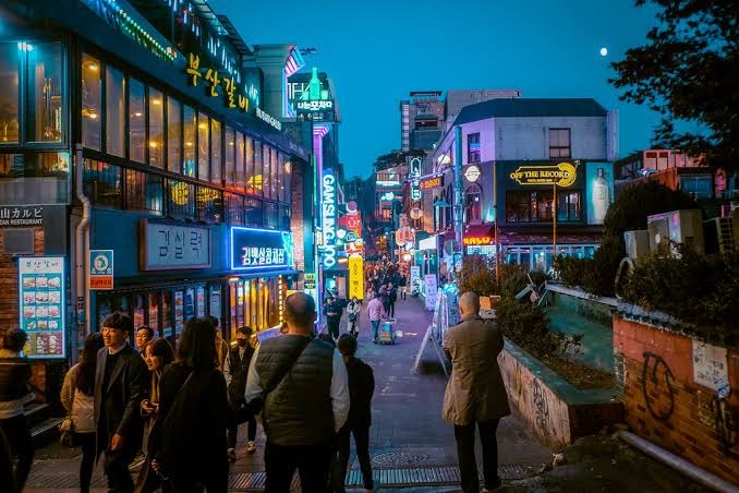 Essential Tips for Planning a Visit to a Hanam Karaoke Bar